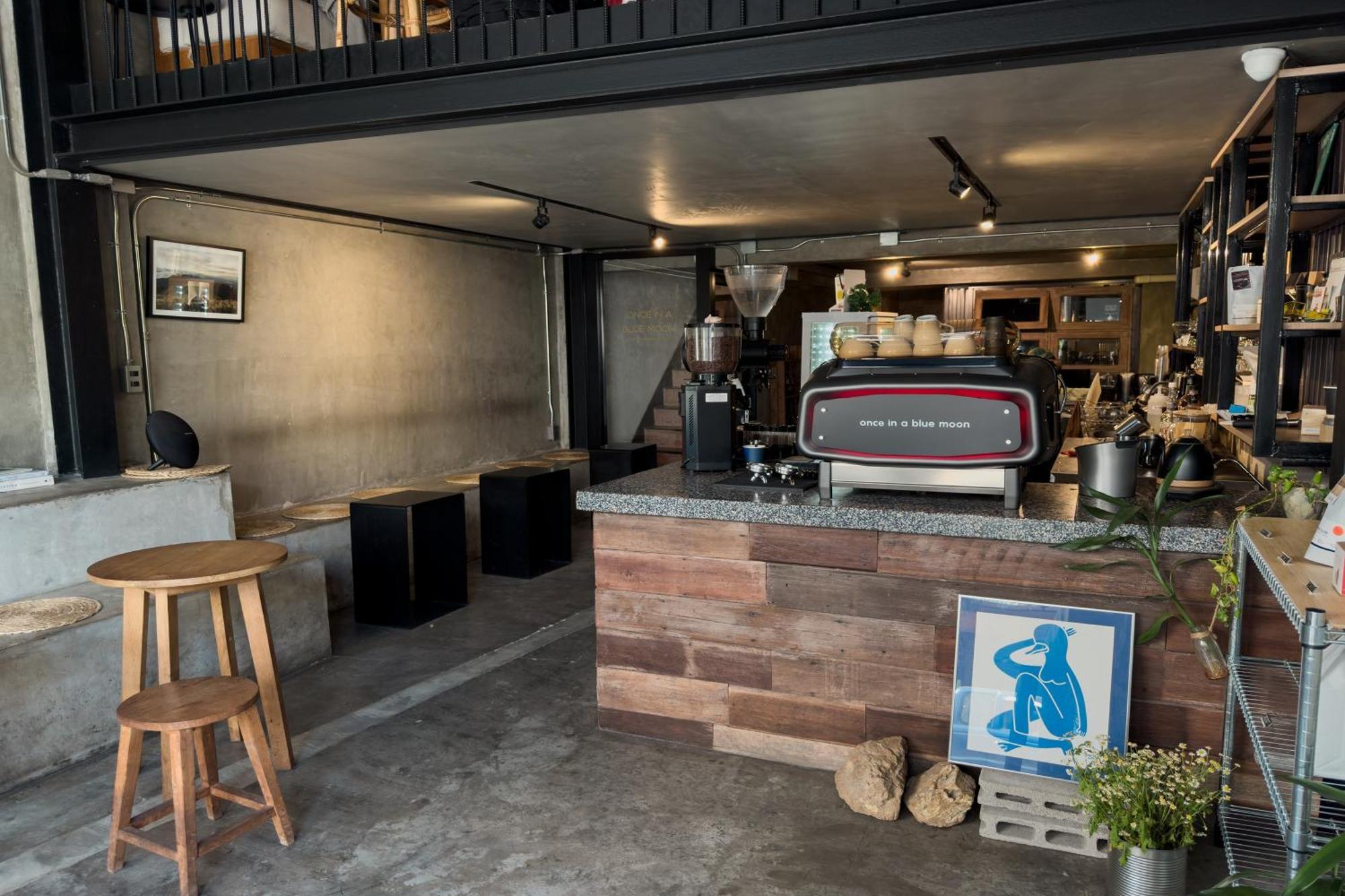 Once In A Blue Moon Cafe And Hostel Chiang Mai Ngoại thất bức ảnh