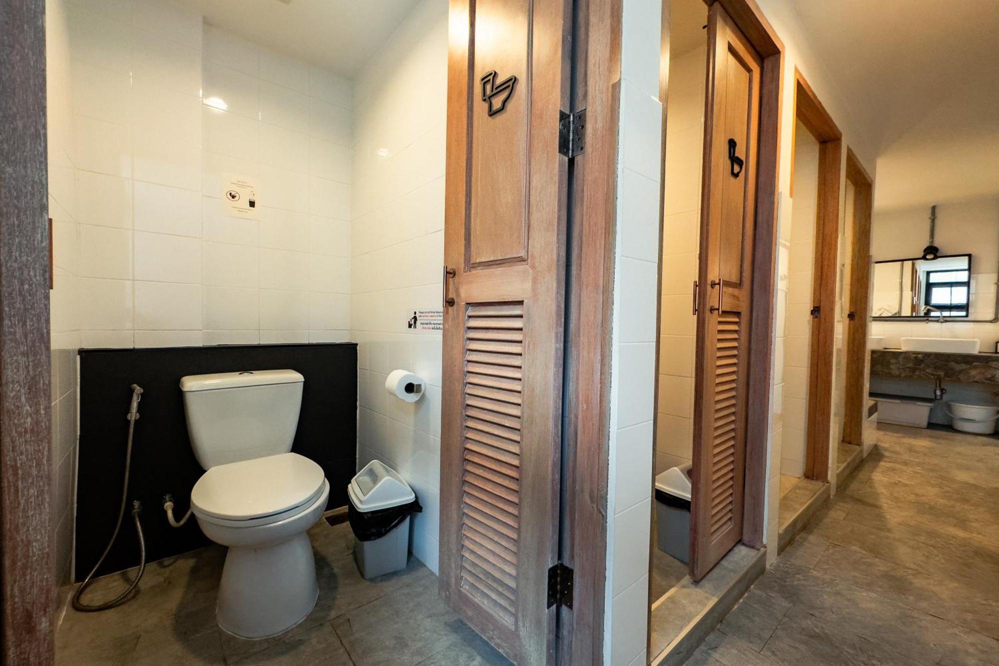 Once In A Blue Moon Cafe And Hostel Chiang Mai Ngoại thất bức ảnh
